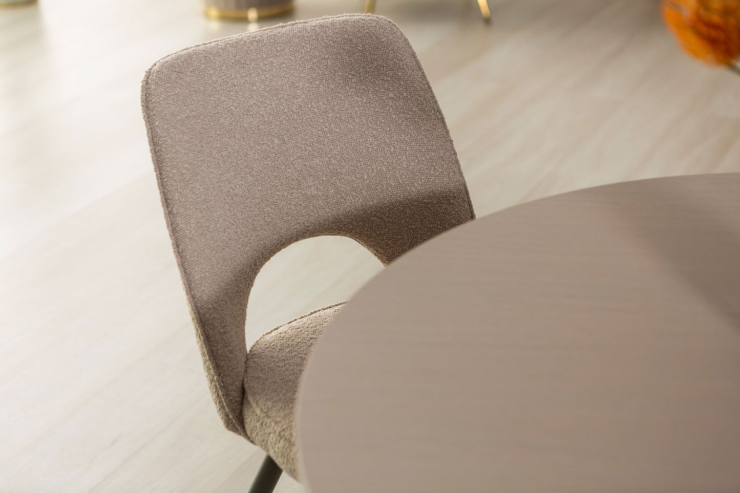 OKRUGLI STOL DAMIANO