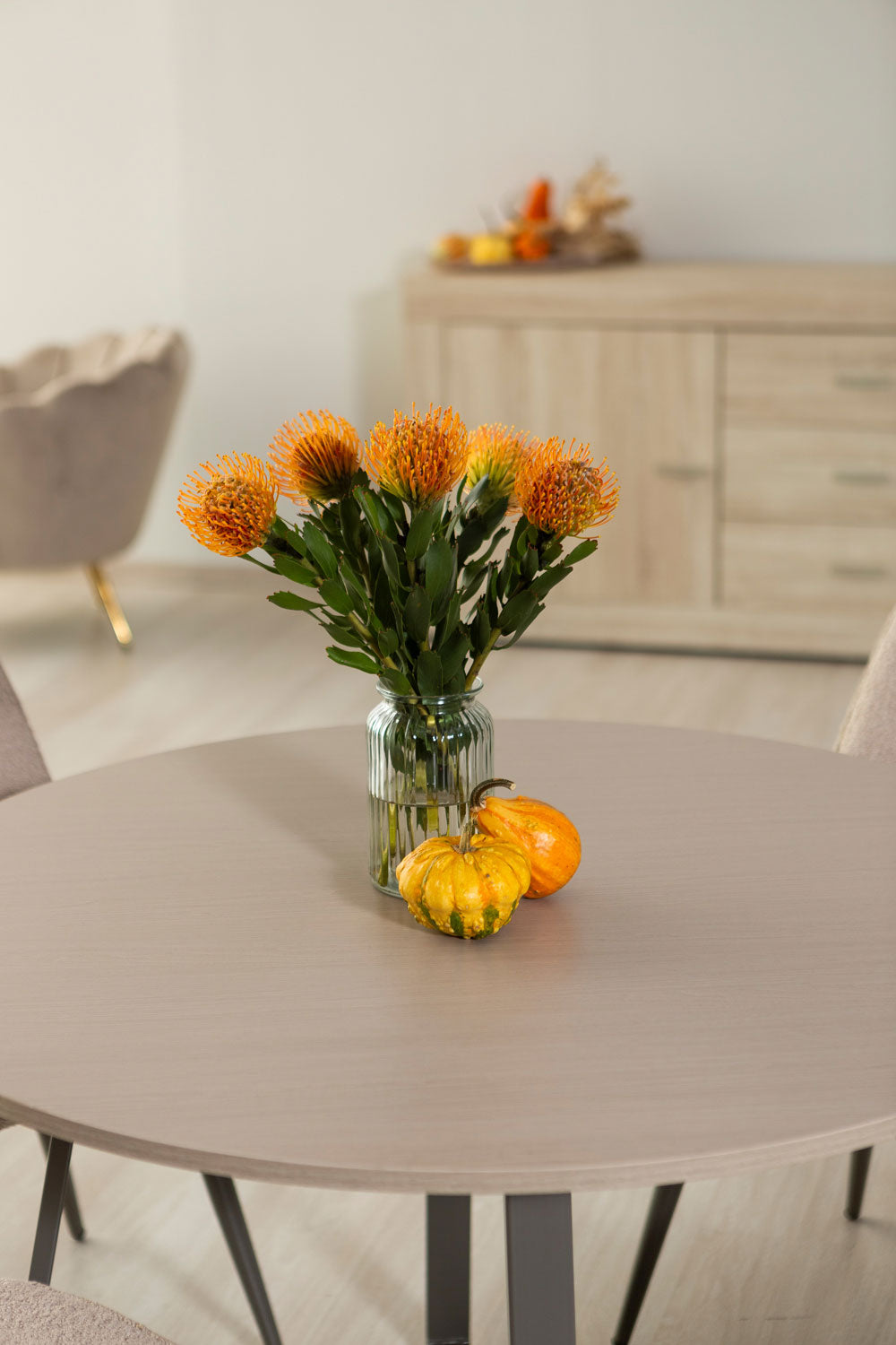 OKRUGLI STOL DAMIANO