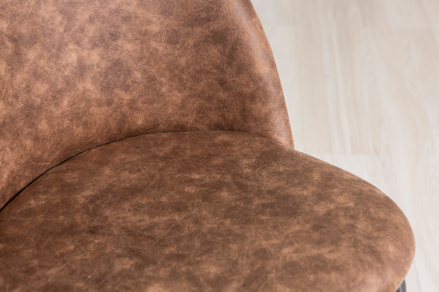 SARA STOLICE OD EKO KOŽE