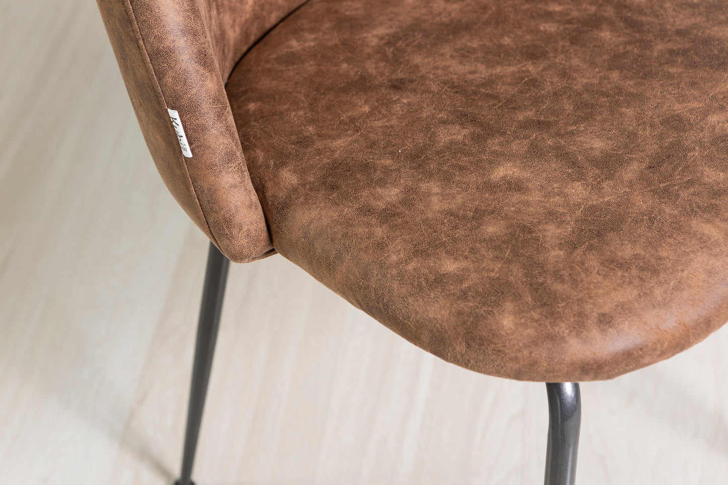 SARA STOLICE OD EKO KOŽE